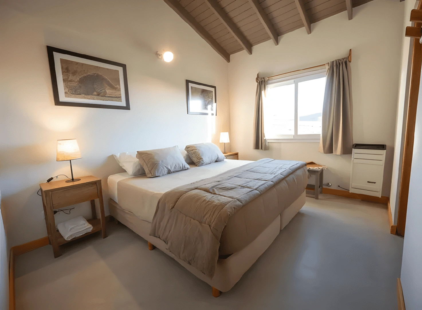 Habitación con baño privado en la Hostería La Posta de los Toldos
